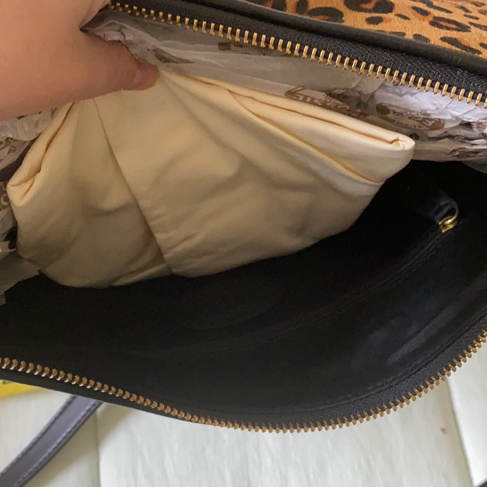 Fossil Leopard Purse - Picture 6 of 7